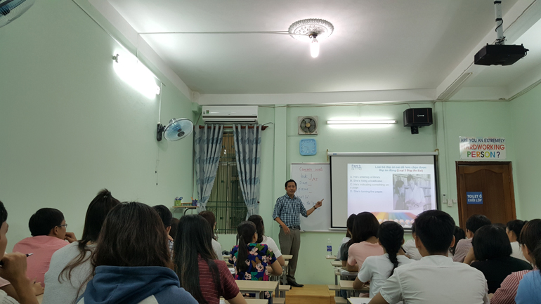 hinh-trung-tam-co-lop-dang-ky-hoc-thu-toeic-mien-phi-quan-thu-duc